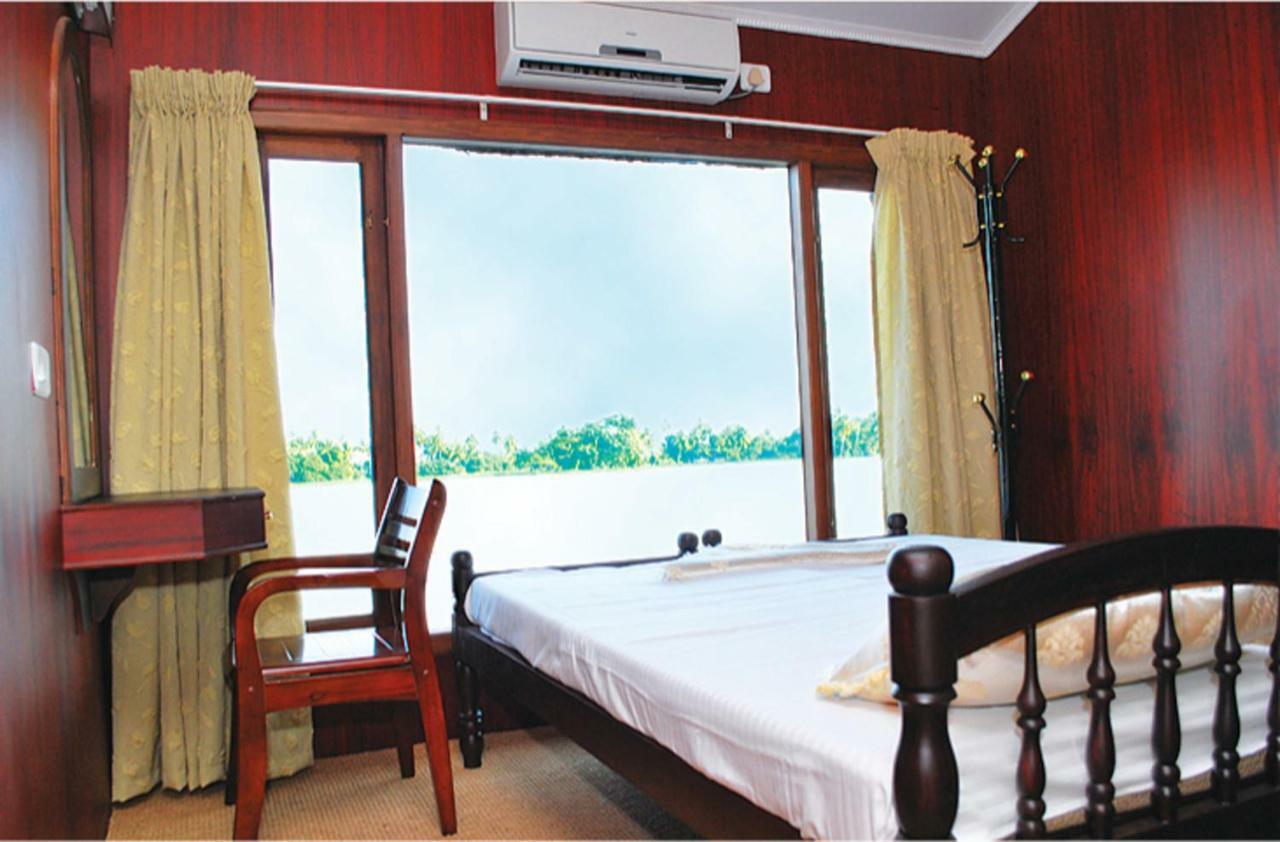 Cosy Premium Houseboats Alappuzha Exterior foto
